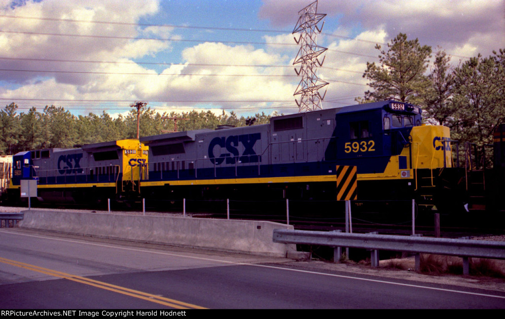 CSX 5932 & 5931